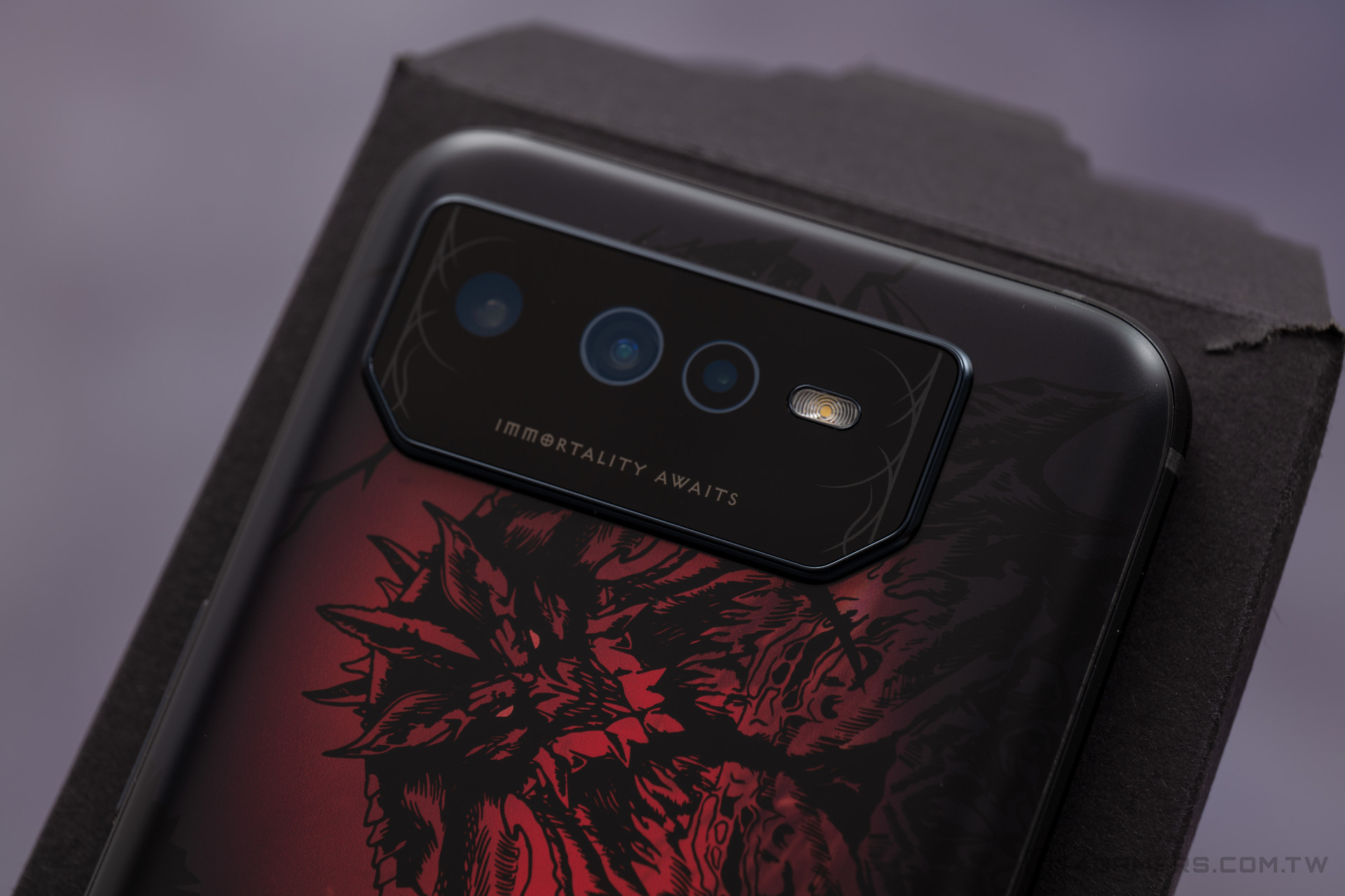 ASUS ROG Phone 6 Diablo Immortal Edition 暗黑破換神 永生不朽版